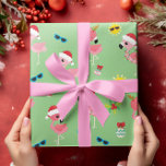 Papel De Presente Flamingo Tropical de Natal bonito<br><div class="desc">Este design foi criado através da arte digital. Pode ser personalizado clicando no botão personalizar e alterando a cor, adicionando um nome, iniciais ou as suas palavras favoritas. Entre em contato comigo em colorflowcreations@gmail.com se você quiser usar este design em outro produto. Compre minha pintura de acrílico abstrato original para...</div>