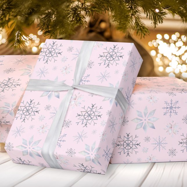 Papel De Presente Flocos de neve de inverno Papel de enrolamento de  (Winter Snowflakes Pink Christmas Wrapping Paper)