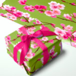 Papel De Presente Florais cor-de-rosa com flores de cerejeira em ver<br><div class="desc">Este show parando design merece ser frente e centro! Esta coleção é uma ode aos nossos Blossomas de Cereja favoritos em Quioto,  no Japão. A combinação verde e rosa chama a atenção. Use para feriados,  aniversários,  aniversários,  use-o porque é segunda-feira; é tudo apropriado e compreensível!</div>