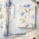 Papel De Presente Floral Azul Bonito Elegante em Fundo de Creme<br><div class="desc">Adicione um pouco de sofisticação aos seus presentes com o nosso Elegante Blue Floral no papel de embrulho Cream Background. Este belo design apresenta flores azuis delicadas, organizadas graciosamente num pano de fundo de creme macio, criando um eterno e um aspecto elegante. As matizes gentis e os intrincados padrões florais...</div>