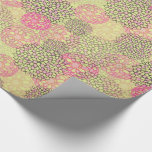 Papel De Presente Floral Moderno Rosa e Verde<br><div class="desc">Um belo padrão floral contemporâneo em tons de rosa e verde faz um belo papel de embrulho para aniversários,  casamentos,  chás de panela,  obrigados que você dá e muito mais.</div>