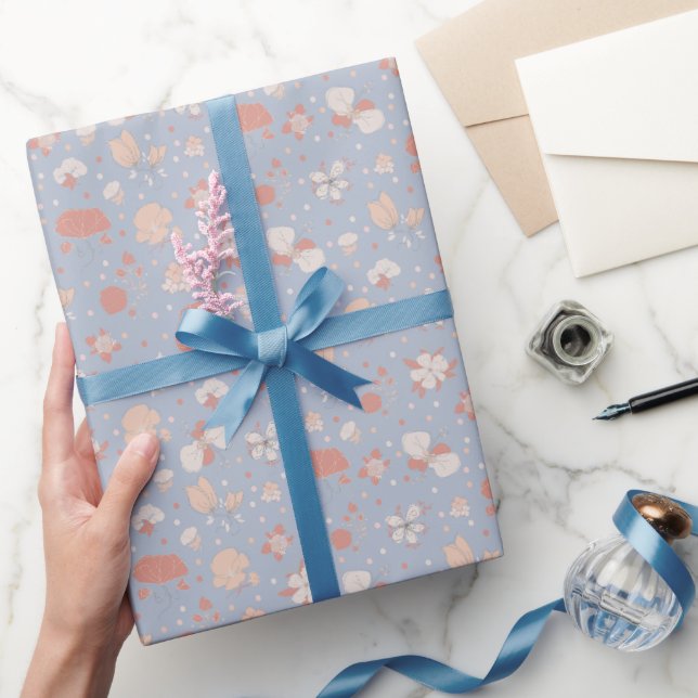 Papel De Presente Flores Esboçadas em Azul Claro (Presentear)