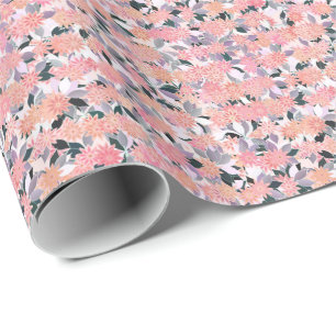 Papel De Presente Flores rosa sobre fundo de folhas prateadas