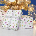 Papel De Presente Flores roxas e padrão de folhagem<br><div class="desc">Este belo e elegante papel de embrulho é versátil e pode ser usado para dar presentes ou projetos de arte e artesanato. É ideal para qualquer ocasião como aniversários,  casamentos,  chás de panela,  chás de fraldas,  aniversários ou presentes gerais. O design apresenta a aquarela,  flores roxas e folhagem.</div>