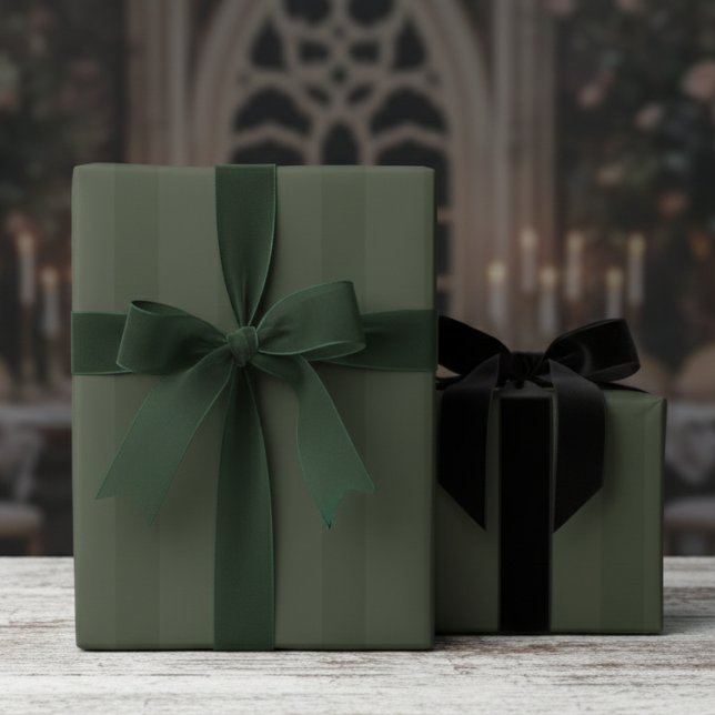 Papel De Presente Floresta Verde Elegante em Listras Grossas Verdes (Moody Forest Green Wrapping Paper for Elegant Hallowedding, Anniversary. Dark Green Stripes for Him)