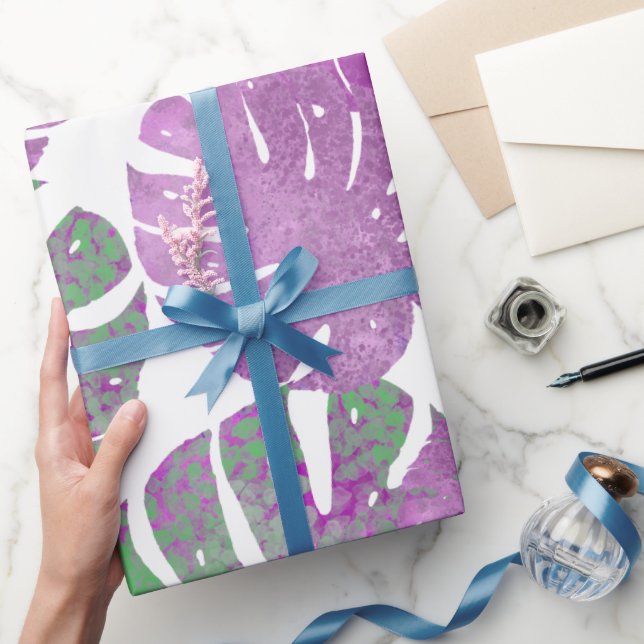 Papel De Presente Folhas de monstera tropical verde-roxa moderna (Presentear)