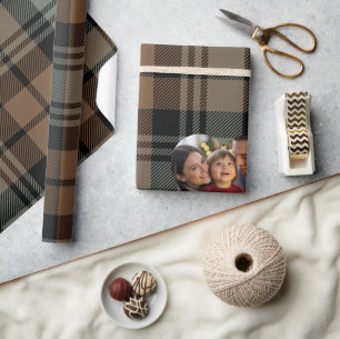 Papel De Presente Foto de Natal Rustic Brown and Black Tartan