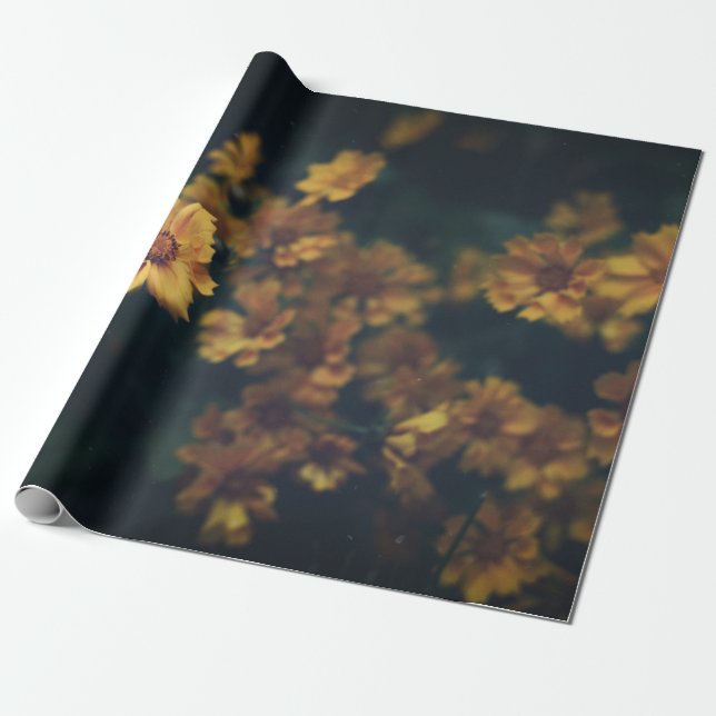 PAPEL DE PRESENTE FOTOGRAFIA BOKEH DAS FLORES AMARELAS (Desenrolado)