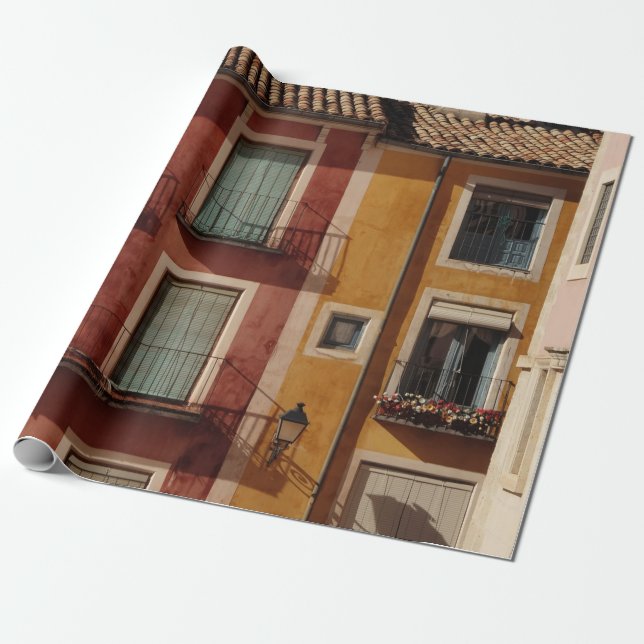 PAPEL DE PRESENTE FOTOGRAFIA DE CONSTRUÇÃO CONCRETA VERMELHA E MARRO (Desenrolado)