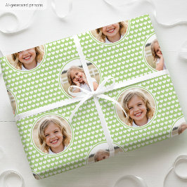 Papel De Presente Fotos de Aniversário de Crianças com Corações Verd