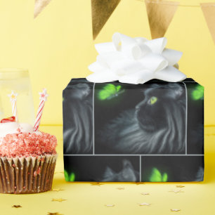 Papel De Presente Gato Negro Olhando para uma borboleta verde brilha