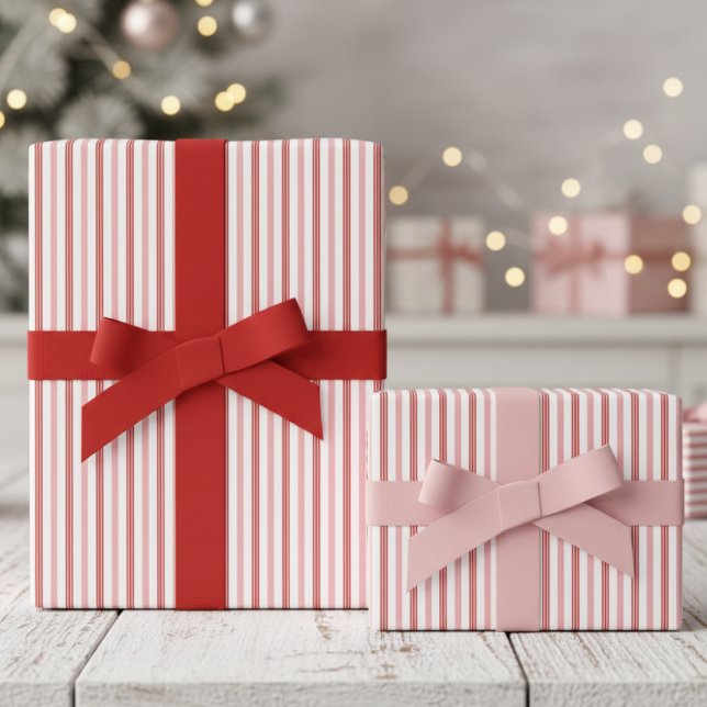 Papel De Presente Girly Pink and Red Candy Cane Pinstripe Pattern (Cute Modern Girly Pink and Red Candy Cane Pinstripe Pattern Christmas Wrapping Paper for Kids Xmas)