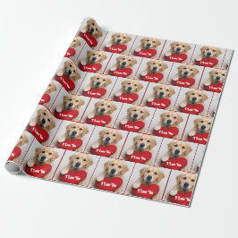 Papel De Presente Golden Retriever With a Red Heart Pillow