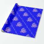 Papel De Presente Hanukkah cor-de-rosa azul Menorah 4 Laura<br><div class="desc">Você amará nosso design cor-de-rosa azul de Hanukkah Menorah 4 Laura!</div>