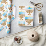 Papel De Presente Hanukkah Judeu Menorah Hebraico Presente<br><div class="desc">Celebre Hanukkah com esta icônica design Menorah. Presente com estilo para sua celebração.</div>