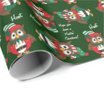 Papel De Presente Hootin'Owl Christmas<br><div class="desc">🥇 UM DESIGN DE ARTE DE DIREITOS AUTORAIS ORIGINAL, DE Donna Siegrist, DISPONÍVEL SOMENTE NO ZAZZLE! Papel de moldagem de presente de Natal. Este presente vai iluminar sua casa durante o feriado. ⭐ 99% dos meus designs na minha loja são feitos em camadas. Isso facilita o redimensionamento e a movimentação...</div>