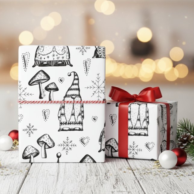 Papel De Presente Ilustração Original dos Gnomos e Cogumelos do Xmas (Modern Whimsical Xmas Gnomes Holiday Wrapping Paper Cute Black & White Winter Gnome Pattern for Kids)