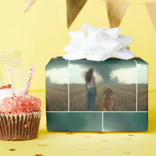 Papel De Presente Jovem Mulher e Cachorro Assistindo um Tornado