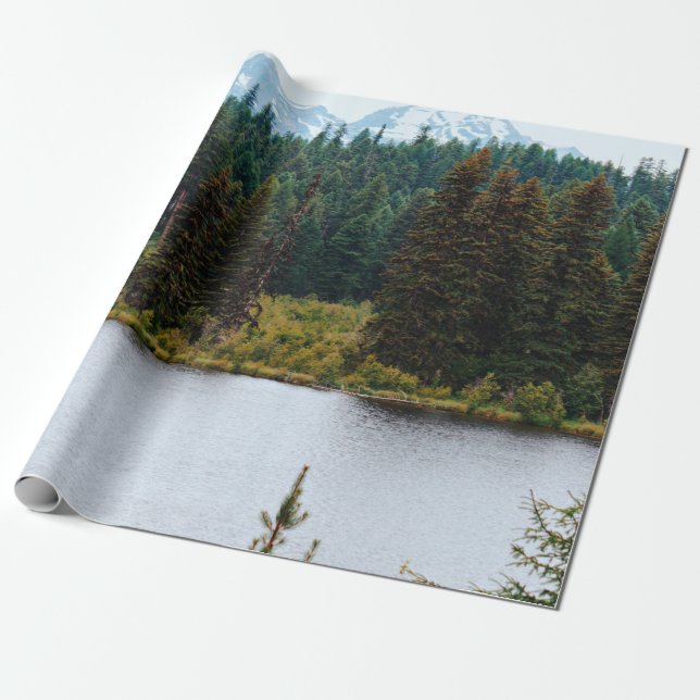 PAPEL DE PRESENTE LAGO COM ÁRVORES EM LADOS (Desenrolado)