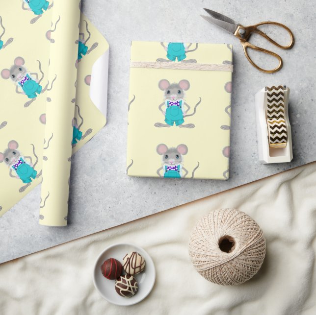 Papel De Presente Lindo Ratinho Pintado à Mão com Macacão (Artesanato)
