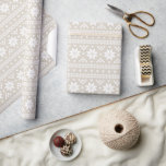 Papel De Presente Linen Beige Fair Isle Christmas Sweater Padrão<br><div class="desc">O papel de embrulho de Natal personalizado apresenta um design de suéter de malha de isle bonito e agradável, inspirado em. Clique no botão Personalizar para adicionar seu próprio texto ou imagens para criar um único design! Torne-se criativo e use este papel padronizado divertido para mais do que apenas um...</div>