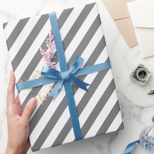 Papel De Presente Listras Brancas Cinzas Texto Dourado Natal Anivers