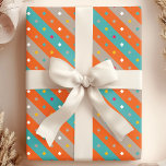 Papel De Presente Listras Geométricas de Confete<br><div class="desc">Adicione um toque de diversão geométrica ao seu presente com este vibrante papel de embrulho. Listras ousadas em laranja e azul dançam ao lado de pontos de confete divertidos em tons de cinza,  criando uma atmosfera festiva. Perfeito para aniversários,  formaturas ou qualquer ocasião digna de celebração.</div>