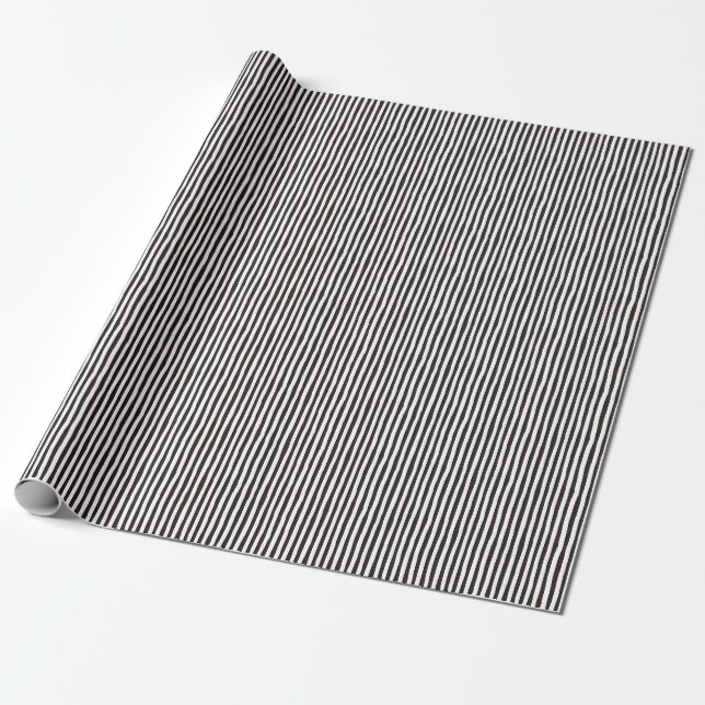 Papel De Presente Listras Tortas Marrom Escuro e Branco (Desenrolado)