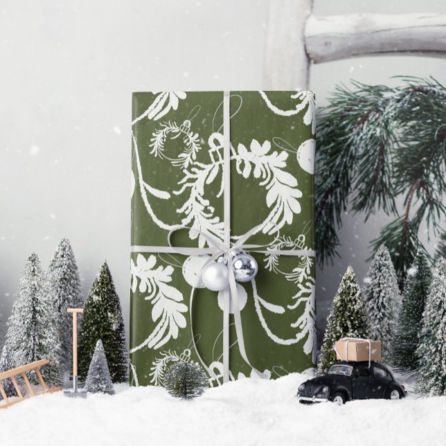 Papel De Presente Lux Christmas Elegant Baubles em Verde (Wrap your gifts in joy and elegance with Lux Christmas Elegant Baubles wrapping paper!)