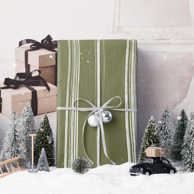 Papel De Presente Lux Christmas White Stripes on Green (Elevate your gifts with our Lux Christmas White Stripes on Green wrapping paper for a festive touch!)