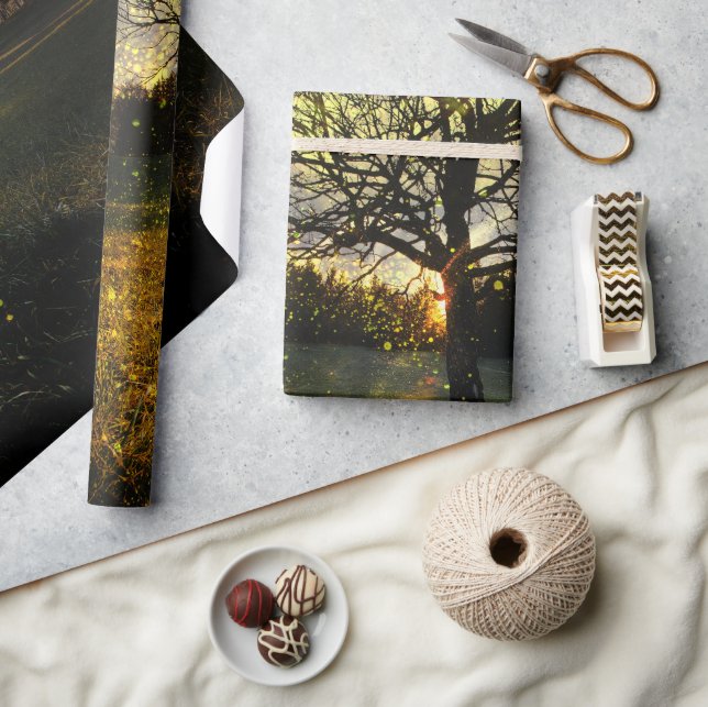 Papel De Presente Magical fireflies dreamy landscape (Artesanato)