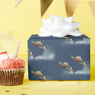 Papel De Presente Mallard Duck Voando Sobre A Água