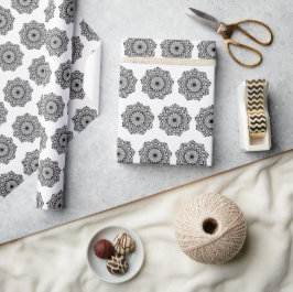 Papel De Presente Mandalá Preto em Fundo Branco