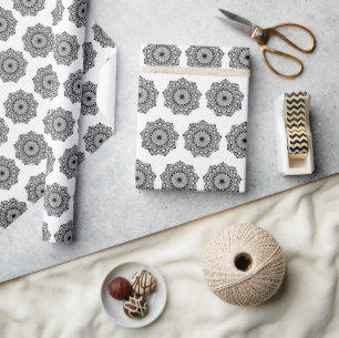 Papel De Presente Mandalá Preto em Fundo Branco