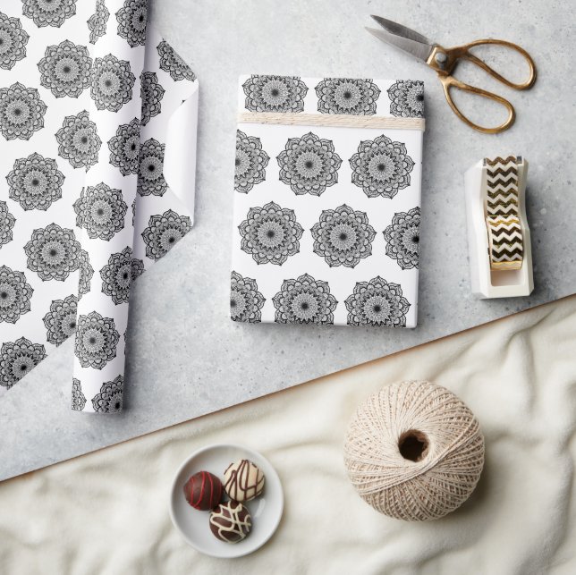 Papel De Presente Mandalá Preto em Fundo Branco (Artesanato)