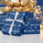 Papel De Presente MERRY CHRISTMAS Texto em Flocos de Neve<br><div class="desc">Texto de NATAL de MERCADO branco com flocos de neve em fundo azul. O texto e a cor podem ser editados. A cor de fundo pode ser alterada.</div>
