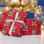 Papel De Presente Merry Christmas Yorkshire Terrier on Red<br><div class="desc">Cute Yorkshire terrier em tonalidades prateadas e luzes de férias em fundo vermelho com o texto Feliz Natal. A cor de fundo pode ser alterada.</div>