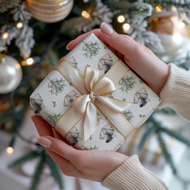 Papel De Presente Mistletoe de Natal e Sininhos de Prata (Silver Bells and Mistletoe Christmas Wrapping Paper)