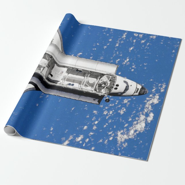 Papel De Presente NASA Ônibus Espacial Discovery em Órbita Terrestre (Desenrolado)