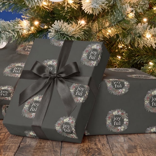 Papel De Presente Natal Botânico Alegre Personalizado (Joyful Botanical Christmas Personalized Wrapping Paper
by Ricaso. A stunning wreath pattern)