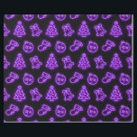 Papel De Presente Néon Purple Christmas on Black<br><div class="desc">Um padrão sem descontinuidades de elementos de Natal Neon Purple,  incluindo árvores de Natal,  sinos,  estocagens e ornamentos sobre fundo negro</div>
