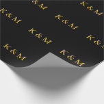 Papel De Presente Noiva Noivo Casamento Monograma Inicial Dourado Pr<br><div class="desc">Desenhado com modelo de texto para iniciais monogramadas que você pode personalizar! Você também pode alterar as cores como desejar.</div>