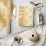 Papel De Presente Noivado Elegante Brilho Diamante Dourado Casamento<br><div class="desc">Papel de embrulho Noivado Elegante Brilho Diamante Dourado Casamento apresenta um padrão elegante de diamantes dourados brilhantes em um fundo dourado. Perfeito para casamentos,  noivados,  aniversários e muito mais. Criado por Evco Studio www.zazzle.com/store/evcostudio</div>