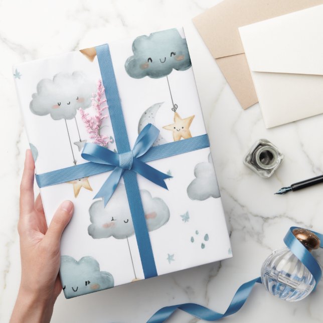 Papel De Presente Nuvens sorridentes azuis e cinzas estrelas dourada (Presentear)