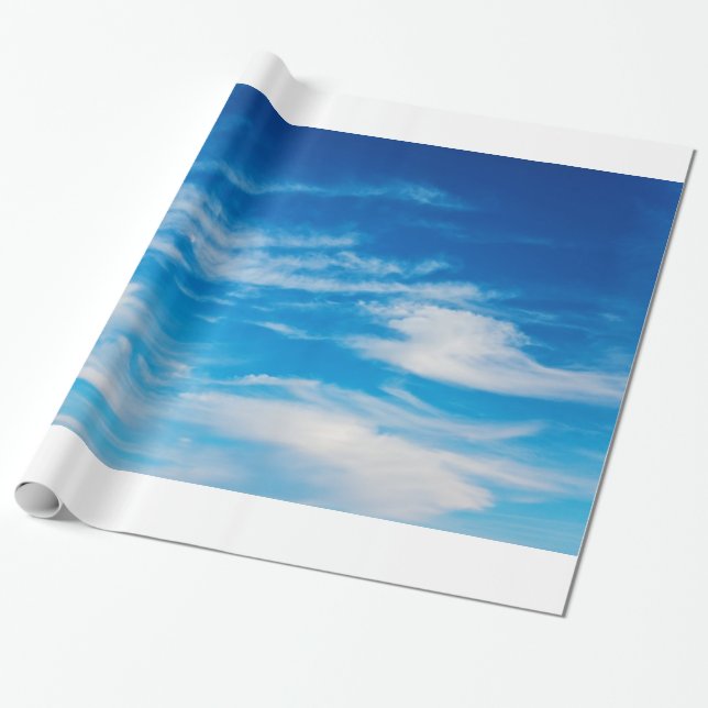 Papel De Presente O branco do céu azul nubla-se o fundo celestial da (Desenrolado)