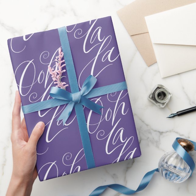 Papel De Presente Ooh La La Lettering Artista Suavemente Violeta (Presentear)