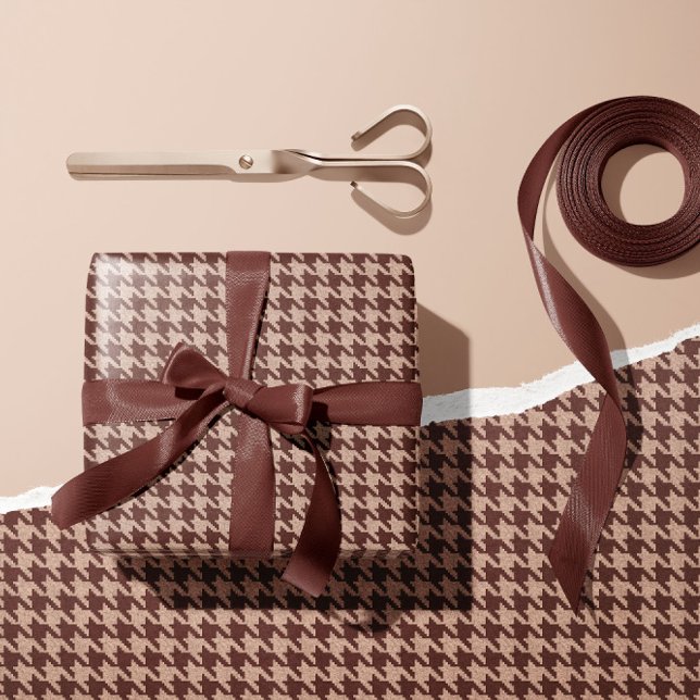 Papel De Presente Padrão Clássico Elegante de Xadrez Houndstooth Mar (Classic brown houndstooth gift wrap in neutral tones – perfect for preppy, masculine gift giving)