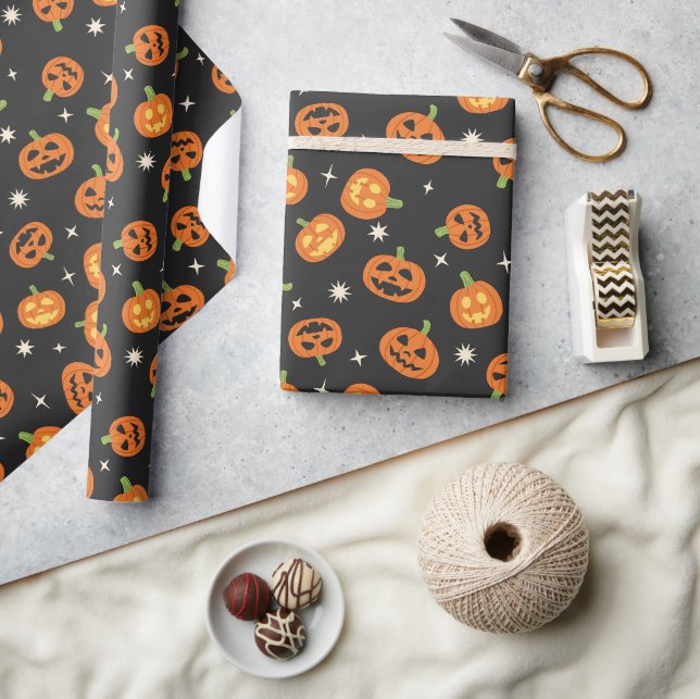 Papel De Presente Padrão de abóboras de Halloween fofas jogadas sobr (Artesanato)