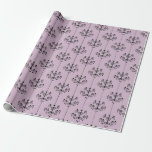 Papel De Presente Padrão de candelabro da pintura roxa e preta<br><div class="desc">Púrpura e púrpura escura e pintas pretas tematizadas de papel de embrulho de chandeliers vintage.</div>