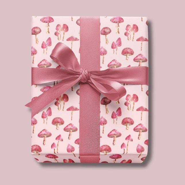 Papel De Presente Padrão de Cogumelo Rosa (Pink mushroom wrapping paper. Woodland mushrooms on pale pink background.)